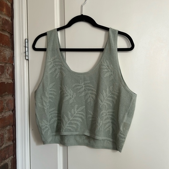Palm Stitch Crop Sweater Tank - Picture 2 of 4